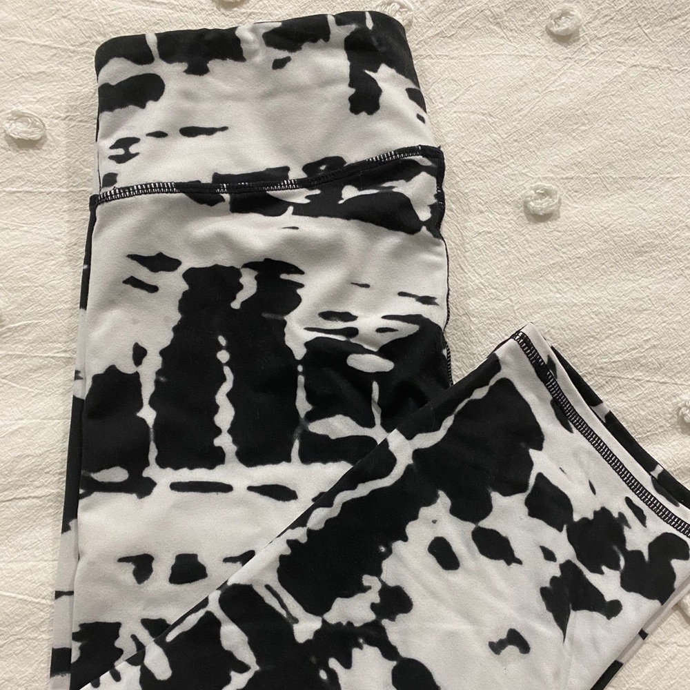 New Alo Yoga Capri Leggings - Medium